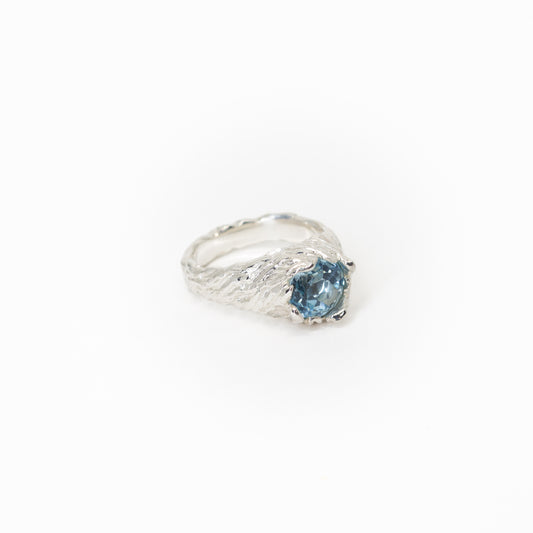 Isola Ring